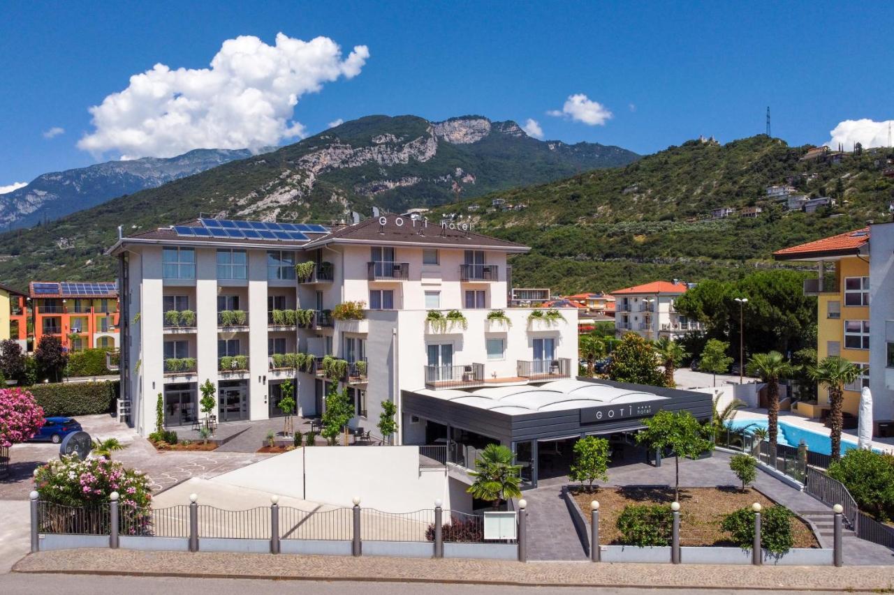 Goti Hotel Torbole Sul Garda Exterior foto