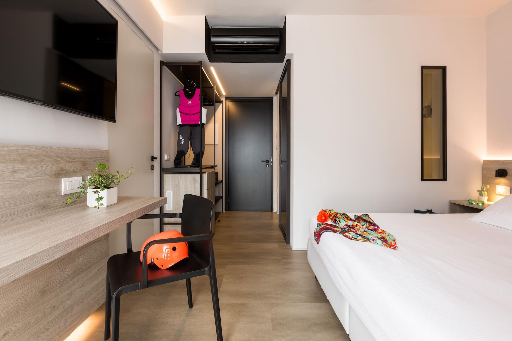 Goti Hotel Torbole Sul Garda Exterior foto