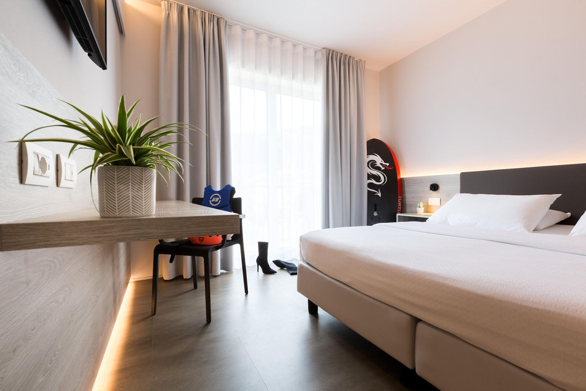 Goti Hotel Torbole Sul Garda Exterior foto