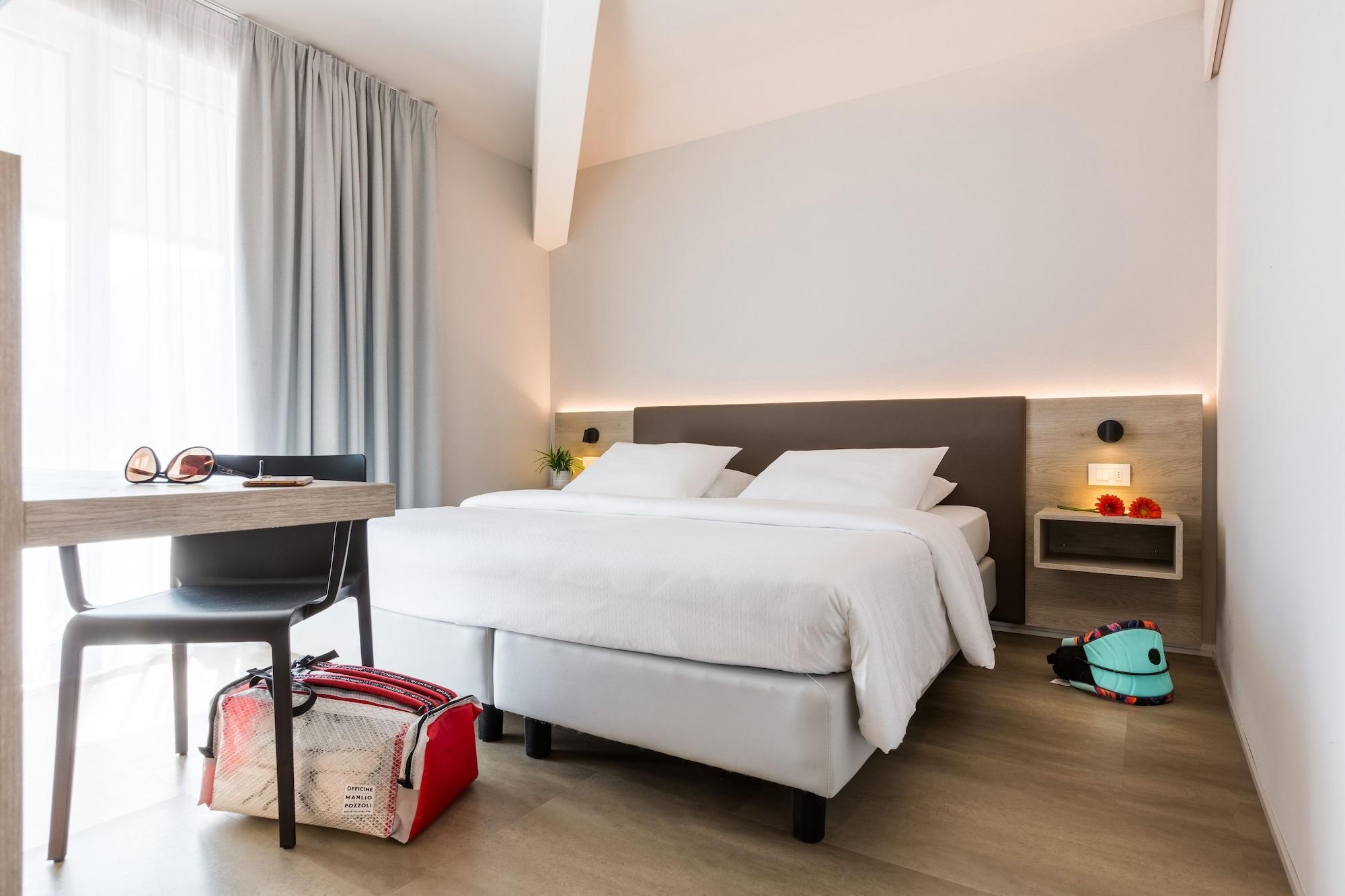 Goti Hotel Torbole Sul Garda Exterior foto